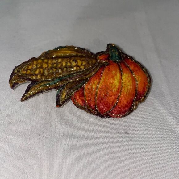 Autumn pin 🍂🎃 - Picture 1 of 2